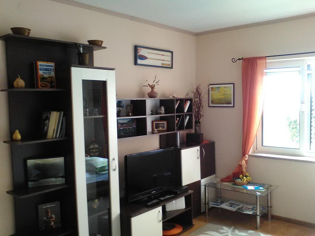Lucy Apartament *